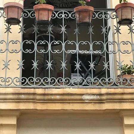 Haute Bed & Breakfast *